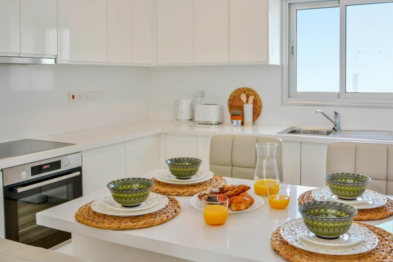 Phaedrus Living: Seaside Luxury Flat Lighthouse 67 Apartment Paphos ภายนอก รูปภาพ